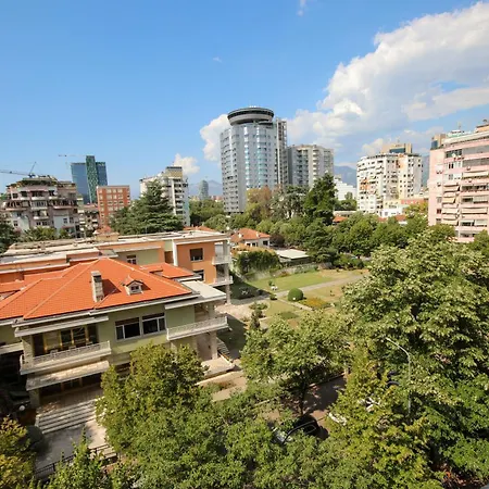 Fra * Tirana